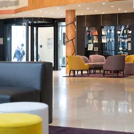 מלון Crowne Plaza By Ihg 4*