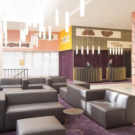 Crowne Plaza By Ihg מלון ברוז'