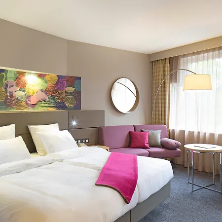 Crowne Plaza By Ihg מלון ברוז'